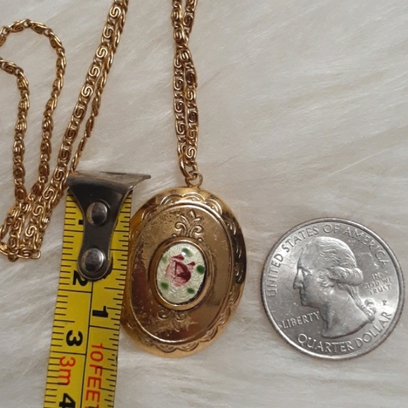 🌹Vintage Guilloche Enamel Style Locket & Chain - Picture 8 of 14